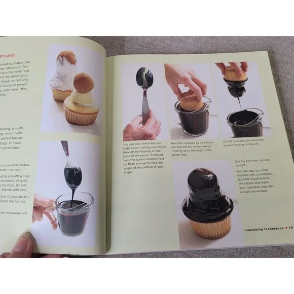 Hello Cupcake Book NY Times Bestseller + Wilton Cupcake Fun Magazine Baking Lot - Picture 8 of 12
